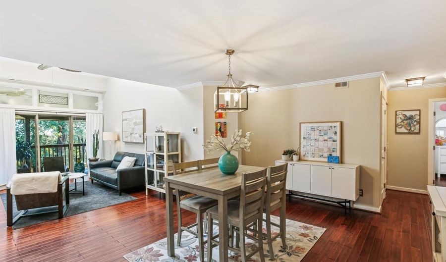 2010 QUAY VILLAGE Ct 201, Annapolis, MD 21403 - 2 Beds, 2 Bath