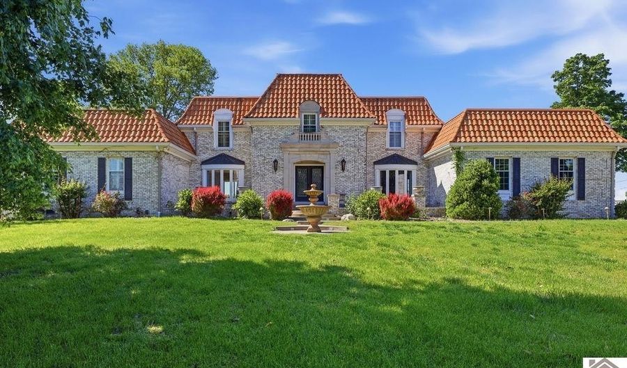 1890 US Hwy 62, Bardwell, KY 42023 - 5 Beds, 5 Bath