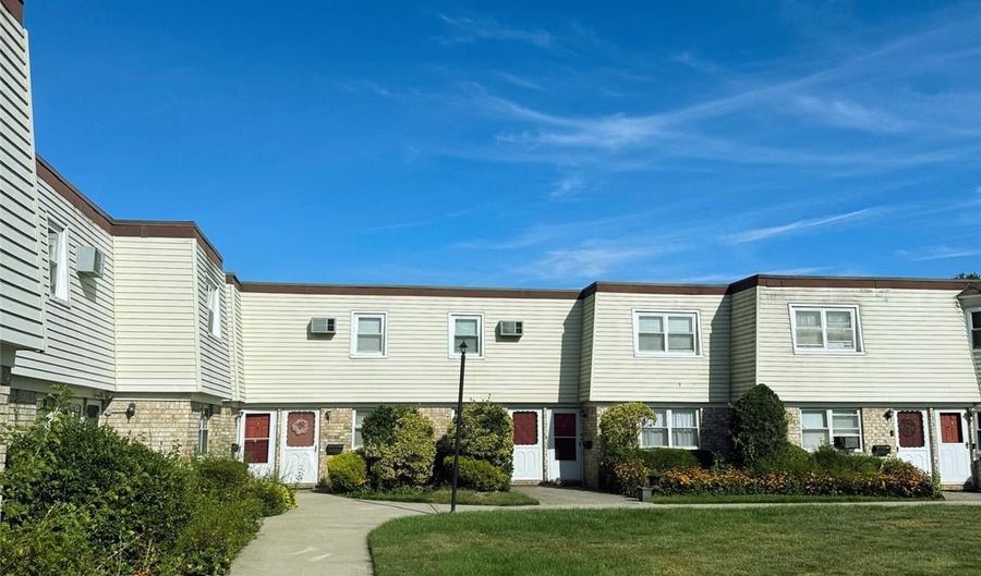 15 Harrison Ave 15B, Amityville, NY 11701 - 1 Beds, 1 Bath