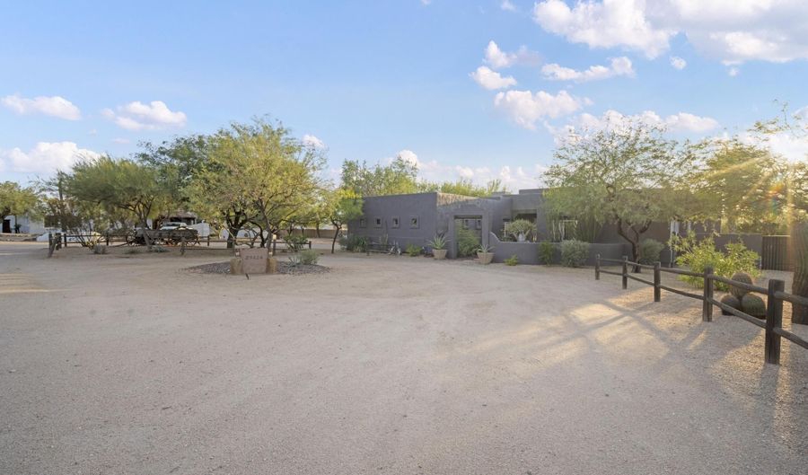 29424 N 66TH St, Cave Creek, AZ 85331 - 4 Beds, 3 Bath