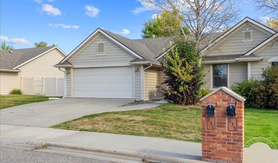 131 S 38th W, Billings, MT 59102 - 3 Beds, 3 Bath