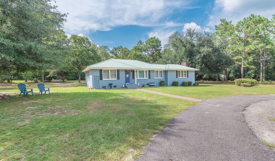 581 Montmorenci Rd, Aiken, SC 29801 - 3 Beds, 2 Bath