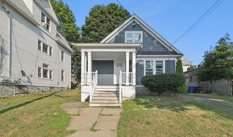 30 Dover St, Bridgeport, CT 06610 - 3 Beds, 1 Bath