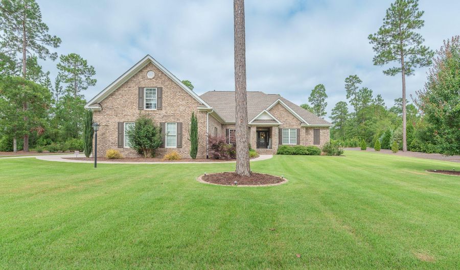 597 Wentworth Cir, Aiken, SC 29803 - 3 Beds, 5 Bath