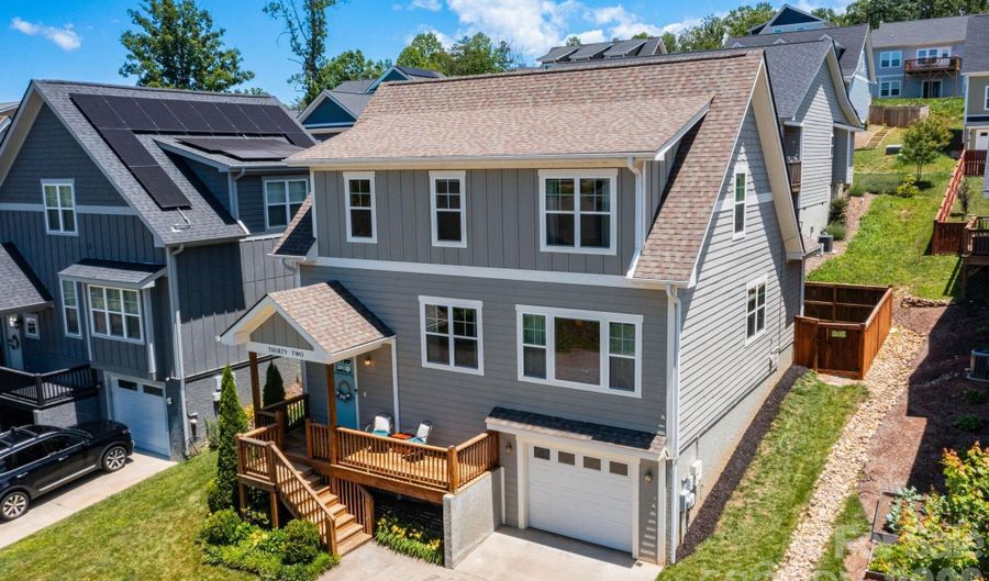 32 Greenwood Fields Dr, Asheville, NC 28804 - 3 Beds, 3 Bath