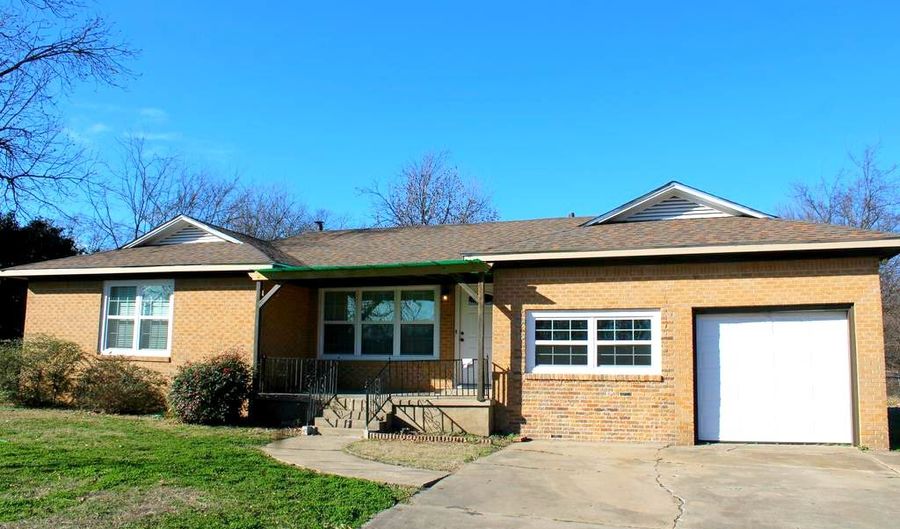 1615 Chickasaw Blvd, Ardmore, OK 73401 - 3 Beds, 2 Bath