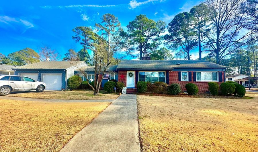 605 S Pembroke Ave, Ahoskie, NC 27910 - 4 Beds, 2 Bath