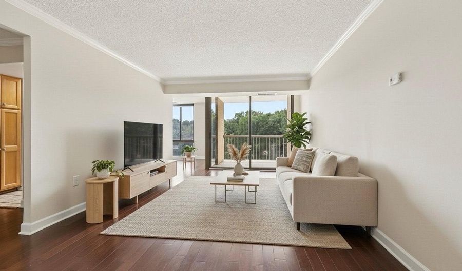 4500 S FOUR MILE RUN Dr 220, Arlington, VA 22204 - 2 Beds, 2 Bath