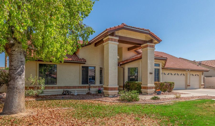 315 W MCNAIR St, Chandler, AZ 85225 - 4 Beds, 3 Bath