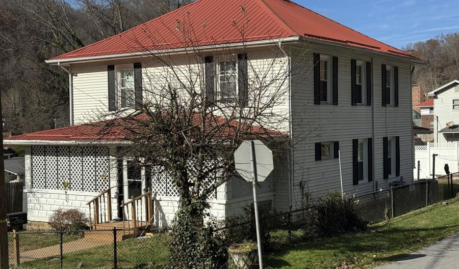 301 Roberts St, Appalachia, VA 24216 - 4 Beds, 2 Bath