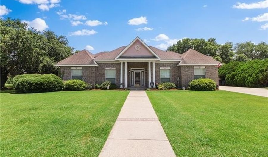 135 MAUD OLIVE Dr, Belle Chasse, LA 70037 - 4 Beds, 3 Bath