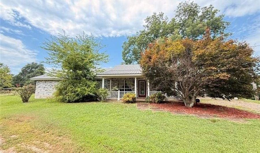 753 Glover, Battiest, OK 74722 - 3 Beds, 3 Bath