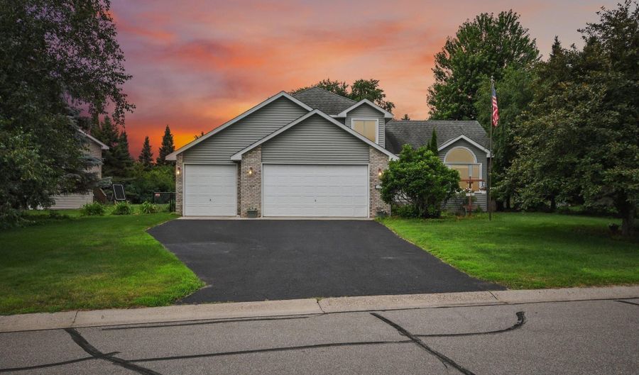 13820 Sycamore St NW, Andover, MN 55304 - 5 Beds, 3 Bath