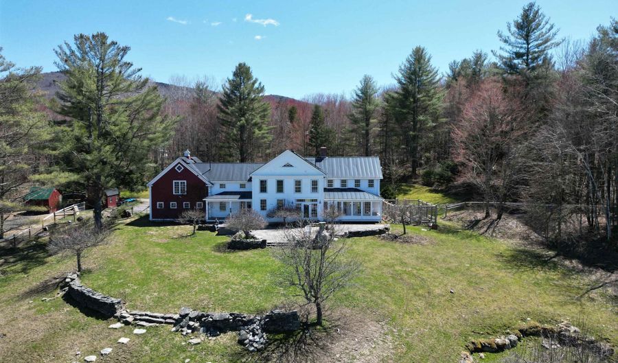3311 Perry Hill Rd, Waterbury, VT 05676 - 4 Beds, 4 Bath