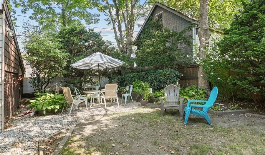 40 Webster St B, Newport, RI 02840 - 1 Beds, 1 Bath