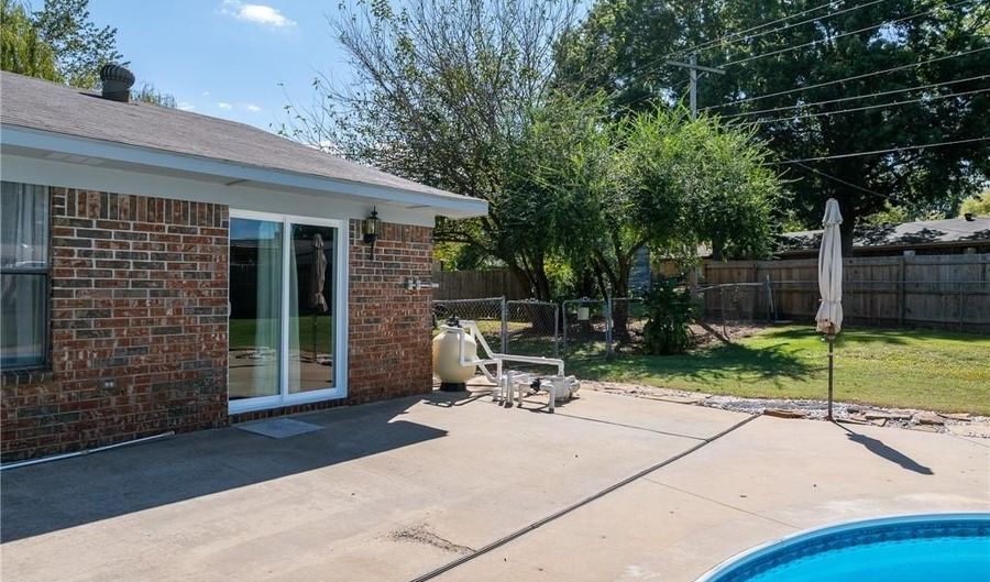 1414 12th Cir, Barling, AR 72923 - 4 Beds, 3 Bath