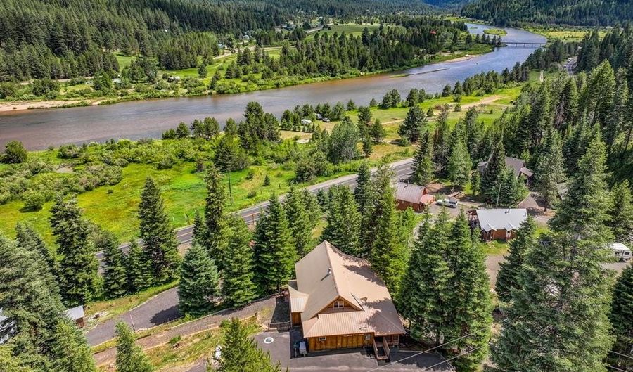 9788 Brian Way, Cascade, ID 83611 - 2 Beds, 3 Bath
