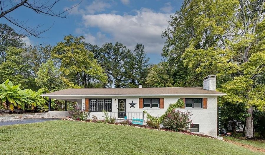 911 Old Liberty Rd, Asheboro, NC 27203 - 3 Beds, 2 Bath