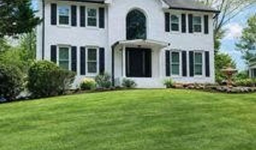 5099 VIXEN Ct NW, Acworth, GA 30101 - 5 Beds, 4 Bath