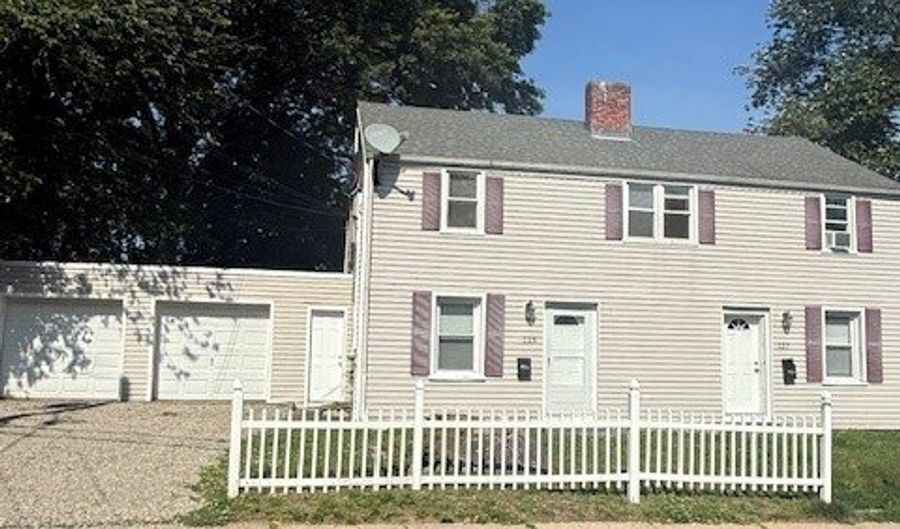 125 High Ridge Dr, Bridgeport, CT 06606 - 4 Beds, 2 Bath