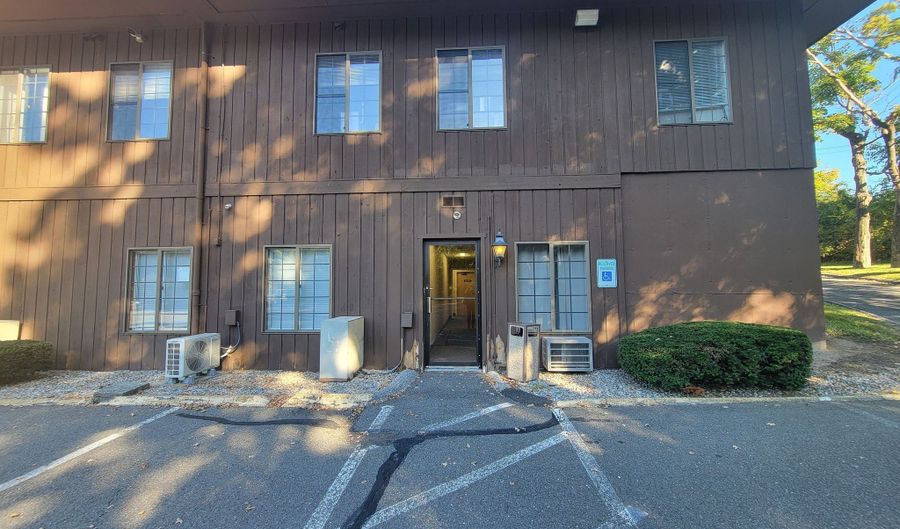 304 Federal Rd Ste 116, Brookfield, CT 06804 - 0 Beds, 0 Bath