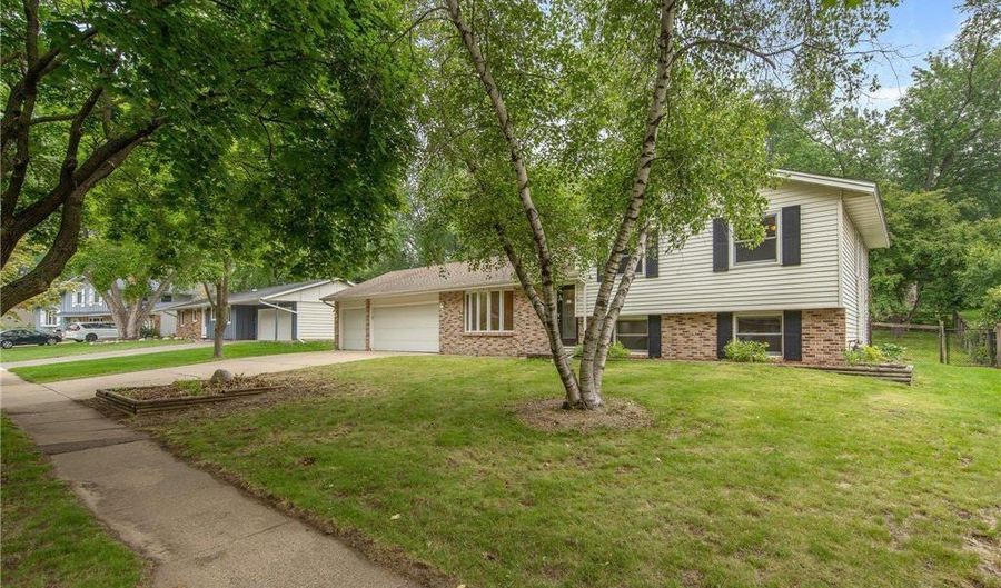 14136 Germane Ave, Apple Valley, MN 55124 - 3 Beds, 2 Bath