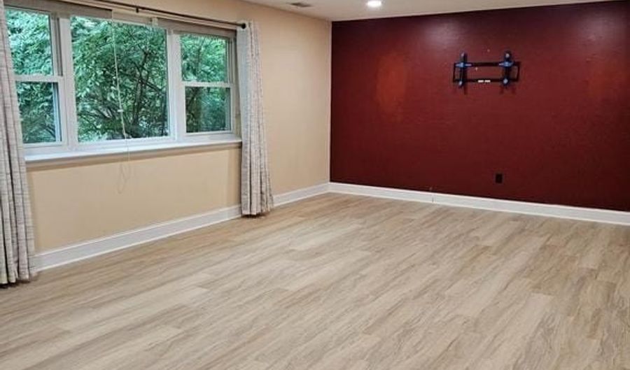 40 CAVENDISH Dr 40, Ambler, PA 19002 - 2 Beds, 2 Bath