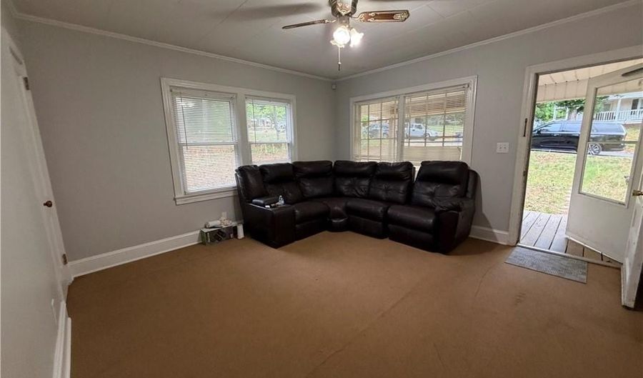 421 Summit Ave, Asheboro, NC 27203 - 2 Beds, 1 Bath
