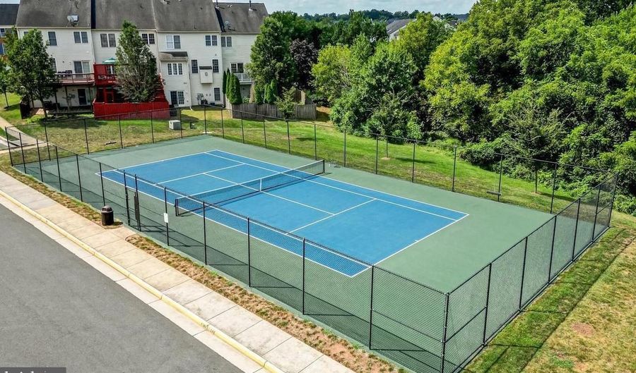 43032 STUARTS GLEN Ter 102, Ashburn, VA 20148 - 2 Beds, 3 Bath