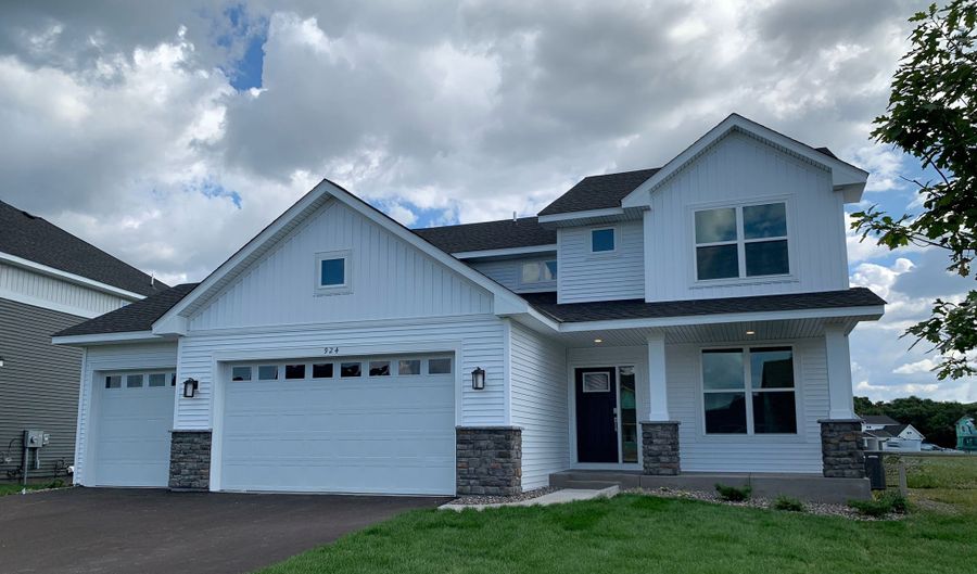 924 150th Ln NW, Andover, MN 55304 - 4 Beds, 3 Bath