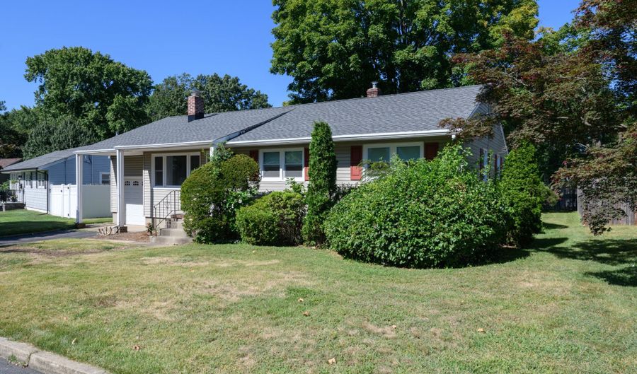 570 Garfield Ave, Belford, NJ 07718 - 3 Beds, 1 Bath