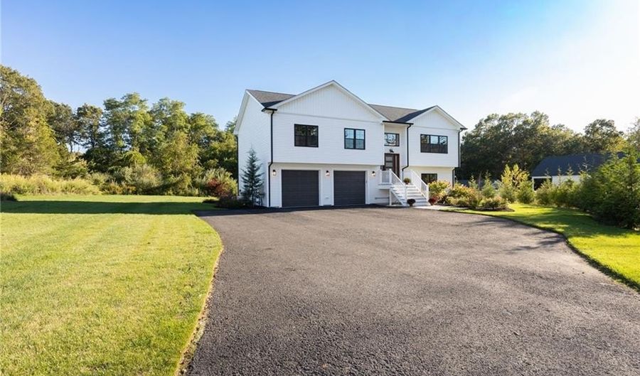 4 Byron Randall Rd, Johnston, RI 02919 - 3 Beds, 2 Bath