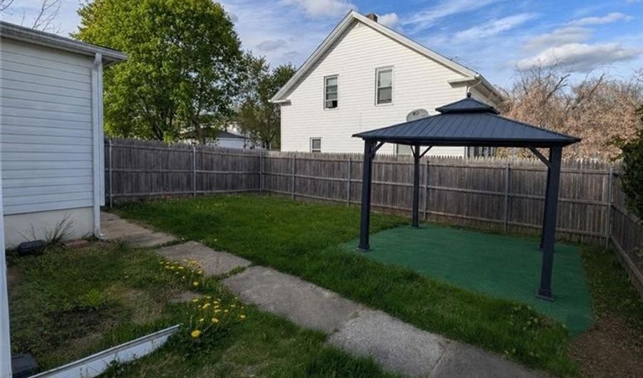 29 Anthony St, Coventry, RI 02816 - 5 Beds, 2 Bath