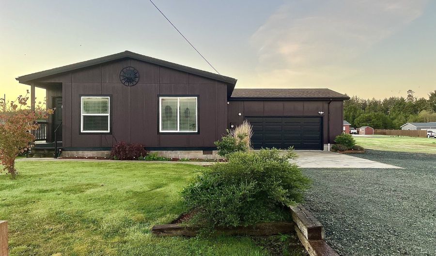 87882 AUCTION BARN Ln, Bandon, OR 97411 - 3 Beds, 2 Bath