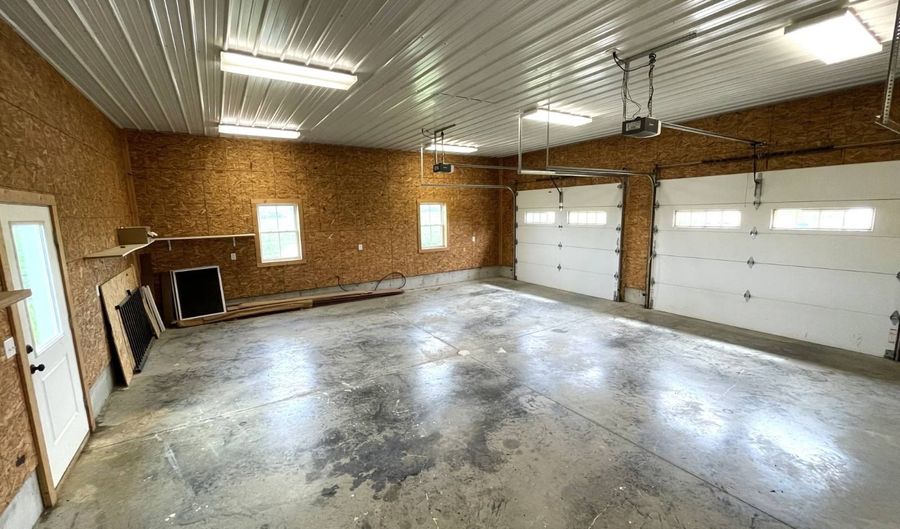 19571 E 1300 Rd, Allendale, IL 62410 - 3 Beds, 3 Bath