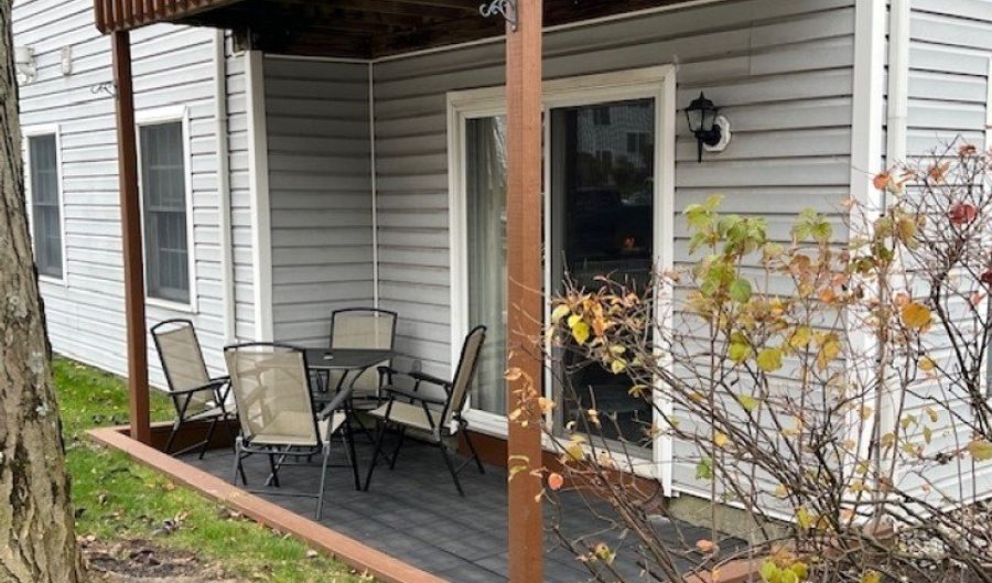 61 Stonyridge Dr, Bayonne, NJ 07035 - 3 Beds, 2 Bath