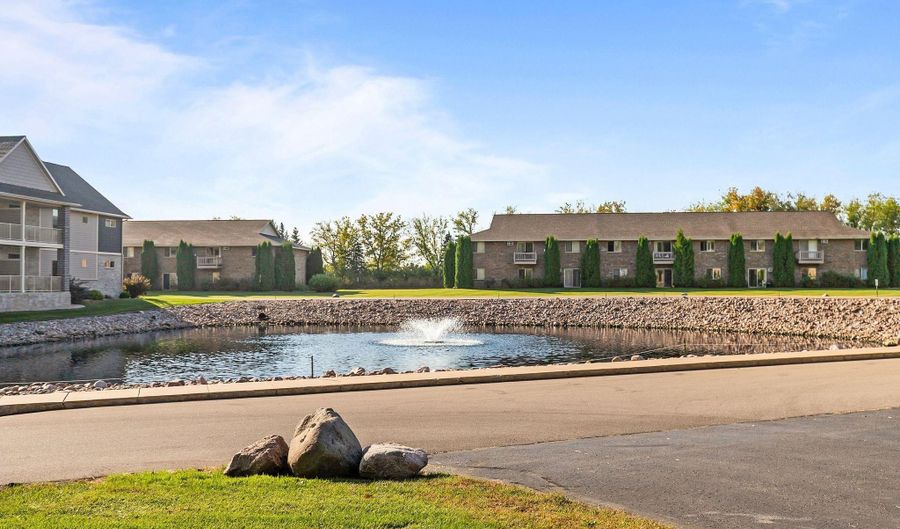 3325 N CASALOMA Dr 39, Appleton, WI 54913 - 2 Beds, 2 Bath