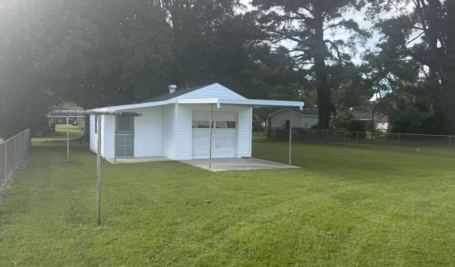 4214 Park Ave, Ayden, NC 28513 - 3 Beds, 2 Bath
