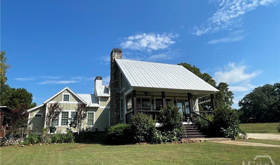 156 Lake Oglethorpe Dr, Arnoldsville, GA 30619 - 3 Beds, 3 Bath