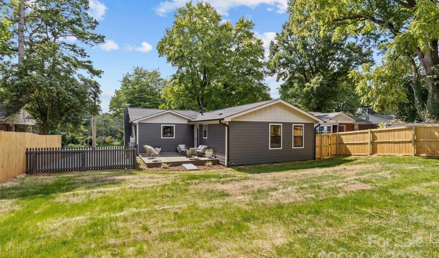 2461 Eaton Rd, Charlotte, NC 28205 - 3 Beds, 3 Bath