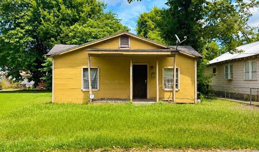 3836 Topeka St, Baton Rouge, LA 70805 - 3 Beds, 1 Bath