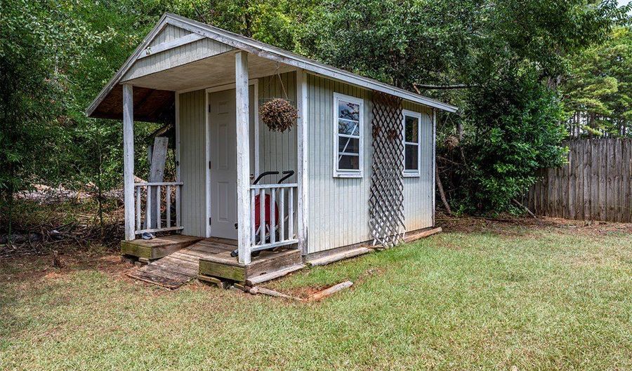 3629 Club Dr, Albany, GA 31721 - 3 Beds, 2 Bath