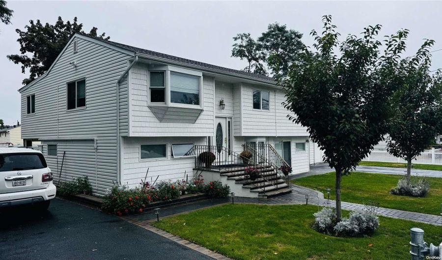 155 Schleigel Blvd, Amityville, NY 11701 - 4 Beds, 2 Bath
