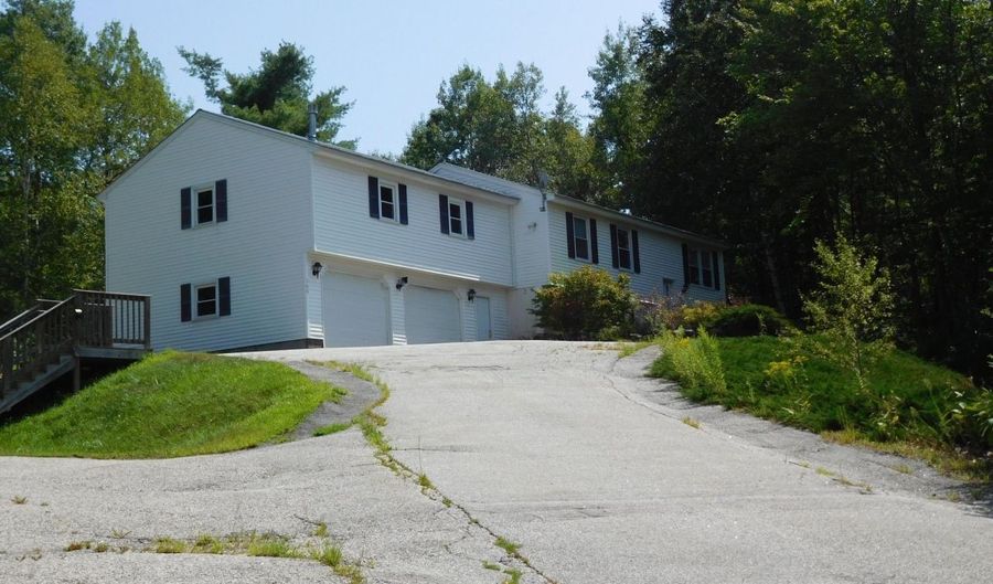 560 Broad St, Auburn, ME 04210 - 4 Beds, 2 Bath