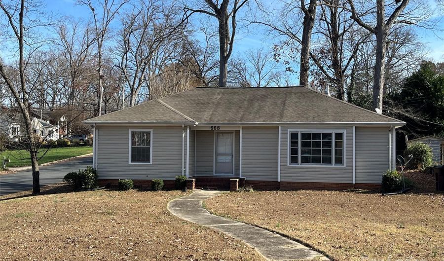 668 N Sixth St, Albemarle, NC 28001 - 2 Beds, 2 Bath