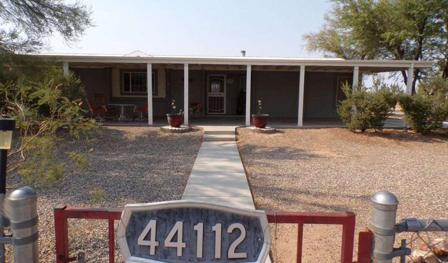 44112 Ocotillo St, Bouse, AZ 85325 - 3 Beds, 2 Bath