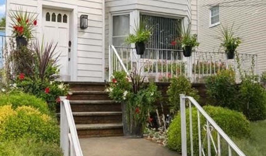 97 W 30TH St 3, Bayonne, NJ 07002 - 1 Beds, 1 Bath