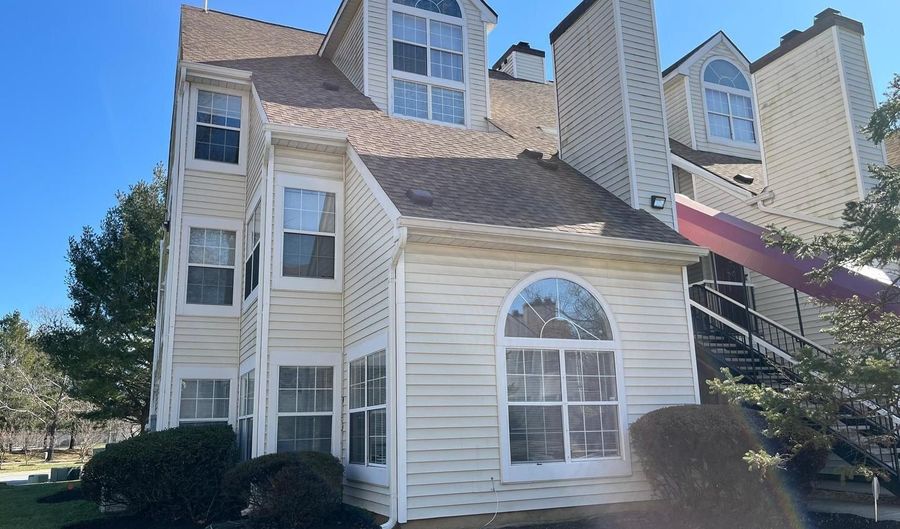 1005 SUMMERGLENN Ct #7-103, Bowie, MD 20721 - 2 Beds, 2 Bath