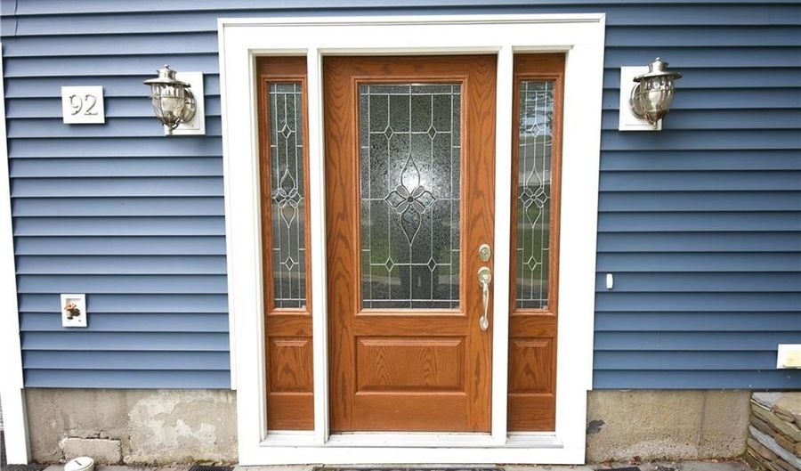 92 Trout Dr, Middletown, RI 02842 - 4 Beds, 3 Bath