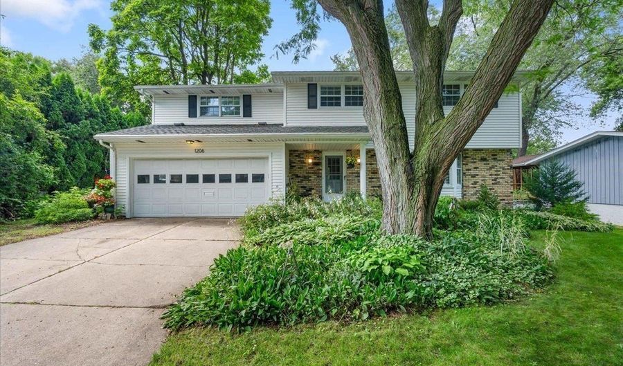 1206 Frisch Rd, Madison, WI 53711 - 4 Beds, 3 Bath